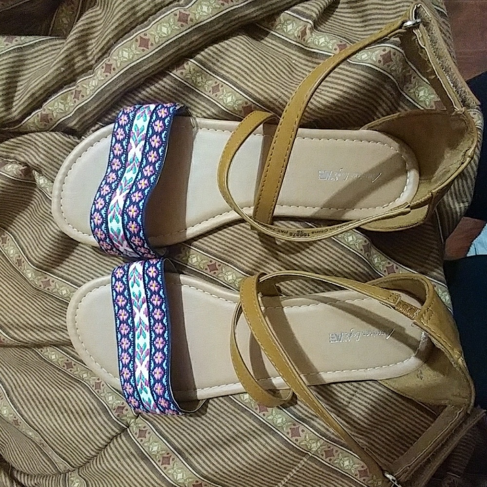 American eagle cross over sandals